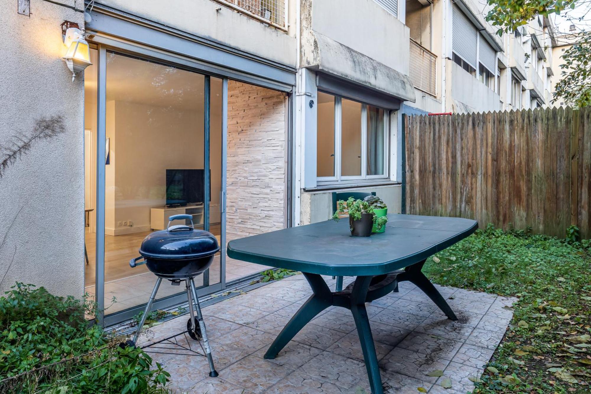 Apartamento Oasis Urbaine For 8 Near To Paris Villejuif Exterior foto